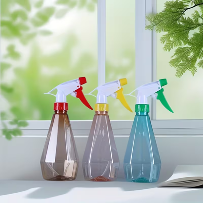 Plastic spray bottle, random color, gourd-shaped design