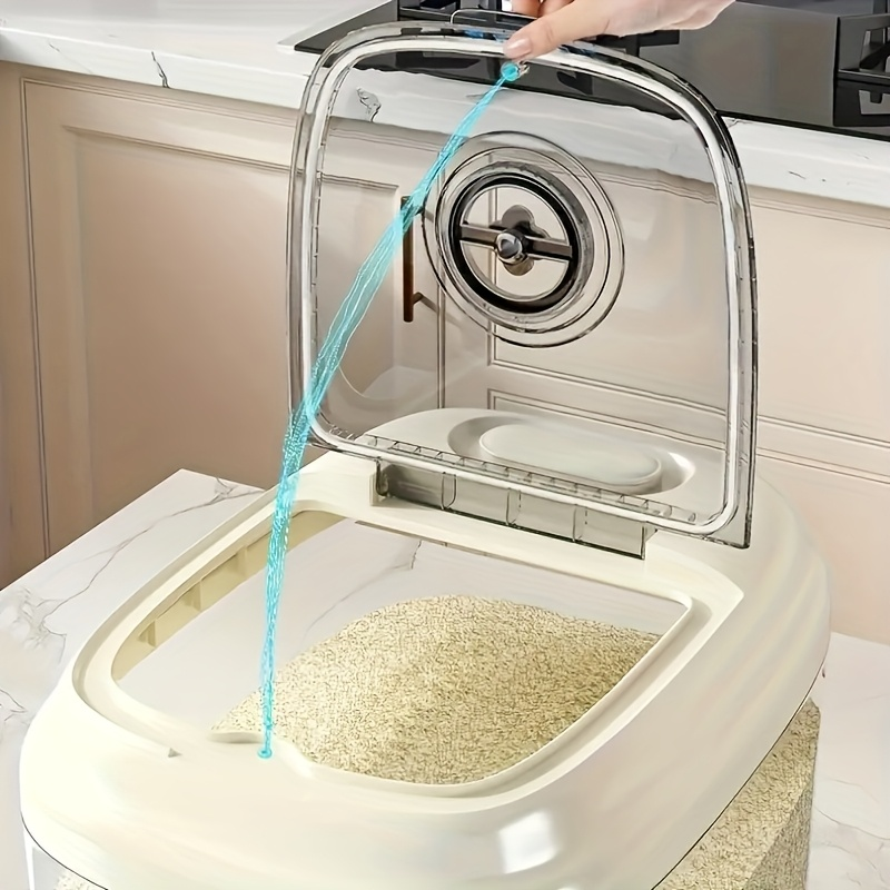 Large-capacity plastic rice container—a great helper for kitchen storage.